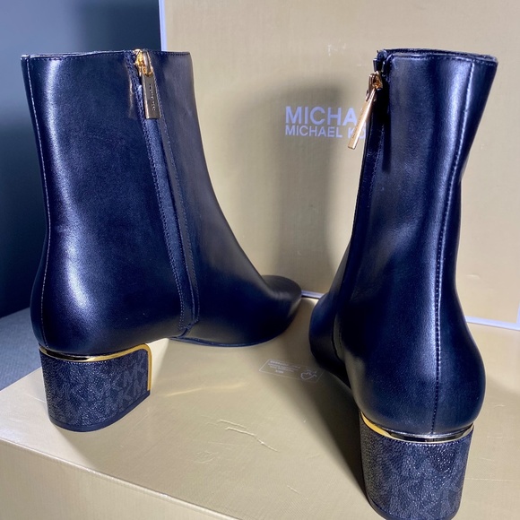 Michael Kors Women’s Boots - Picture 3 of 6